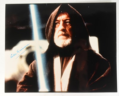 Lot 200 - STAR WARS - SIR ALEC GUINNESS (1914-2000) - AUTOGRAPHED 8X10" - ACOA