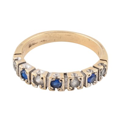 Lot 376 - HALLMARKED 9CT GOLD BLUE & WHITE SEVEN STONE RING