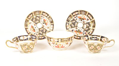 Lot 6 - ROYAL CROWN DERBY - IMARI PATTERN TEACUPS & SAUCERS