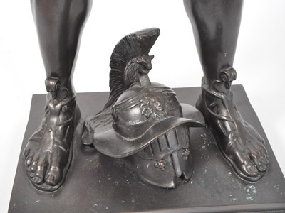 Lot 226 - 1987 VINTAGE BRONZED RESIN ROMAN GLADIATOR SCULPTURE