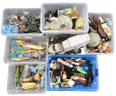 Lot 724 - STAR WARS - LARGE COLLECTION OF ASSORTED PLAYSETS & ACTION FIGURES