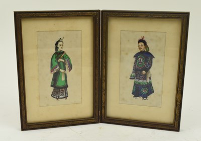 Lot 14 - PAIR OF SMALL QING DYNASTY RICE PAPER PAINTINGS 清 人物通草画