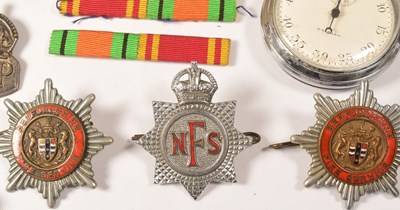 Lot 318 - COLLECTION OF ASSORTED MILITARIA