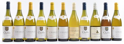 Lot 161 - ELEVEN FRENCH CHABLIS WHITE WINE BOTTLES