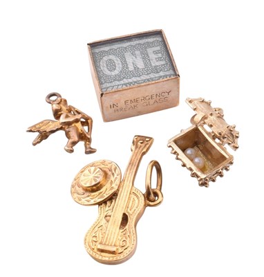 Lot 70 - HALLMARKED 9CT GOLD CHARM BRACELET & FOUR LOOSE CHARMS