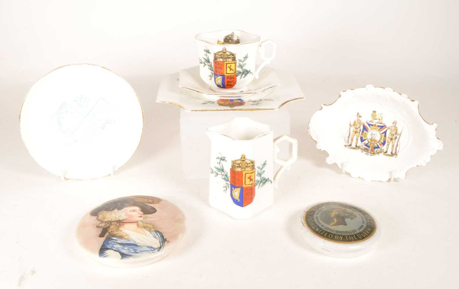 Lot 52 - COLLECTION OF 19TH / EARLY 20TH CENTURY CHINA AND CERAMIC PIECES