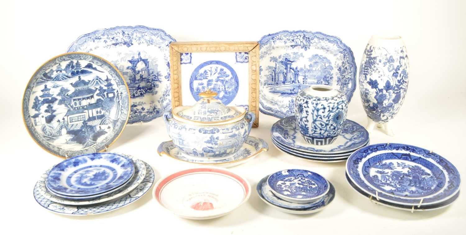 Lot 62 - COLLECTION OF 19TH / 20TH CENTURY CHINA AND IRONSTONE WARES