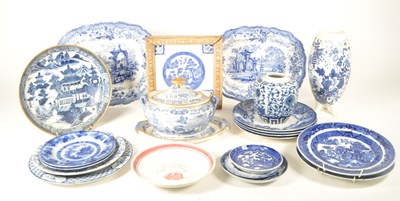 Lot 62 - COLLECTION OF 19TH / 20TH CENTURY CHINA AND IRONSTONE WARES