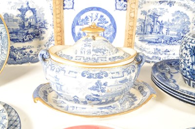 Lot 62 - COLLECTION OF 19TH / 20TH CENTURY CHINA AND IRONSTONE WARES