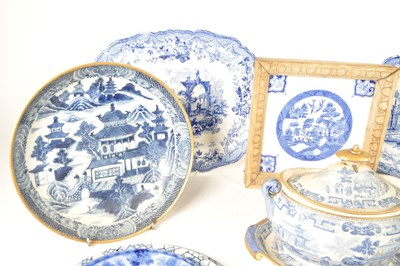 Lot 62 - COLLECTION OF 19TH / 20TH CENTURY CHINA AND IRONSTONE WARES