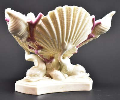 Lot 91 - 19TH CENTURY CIRCA 1880S ROYAL WORCESTER LUSTRE PORCELAIN SHELL DISH