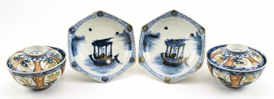 Lot 282 - COLLECTION OF JAPANESE EDO PERIOD BLUE & WHITE DISHES & BOWLS 日本江户时代六角盘和伊万里盖碗
