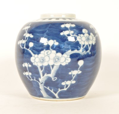 Lot 85 - 19TH / 20TH CENTURY CHINESE BLUE AND WHITE PRUNUS GINGER JAR