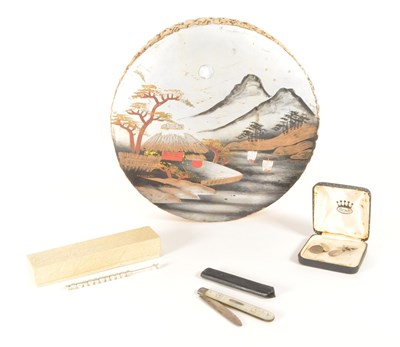Lot 310 - VINTAGE 20TH CENTURY LACEMAKERS BOBBIN WITH CUFFLINKS & KNIFE