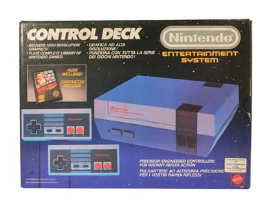 Lot 725 - RETRO GAMING - VINTAGE NINTENDO NES VIDEO GAME CONSOLE