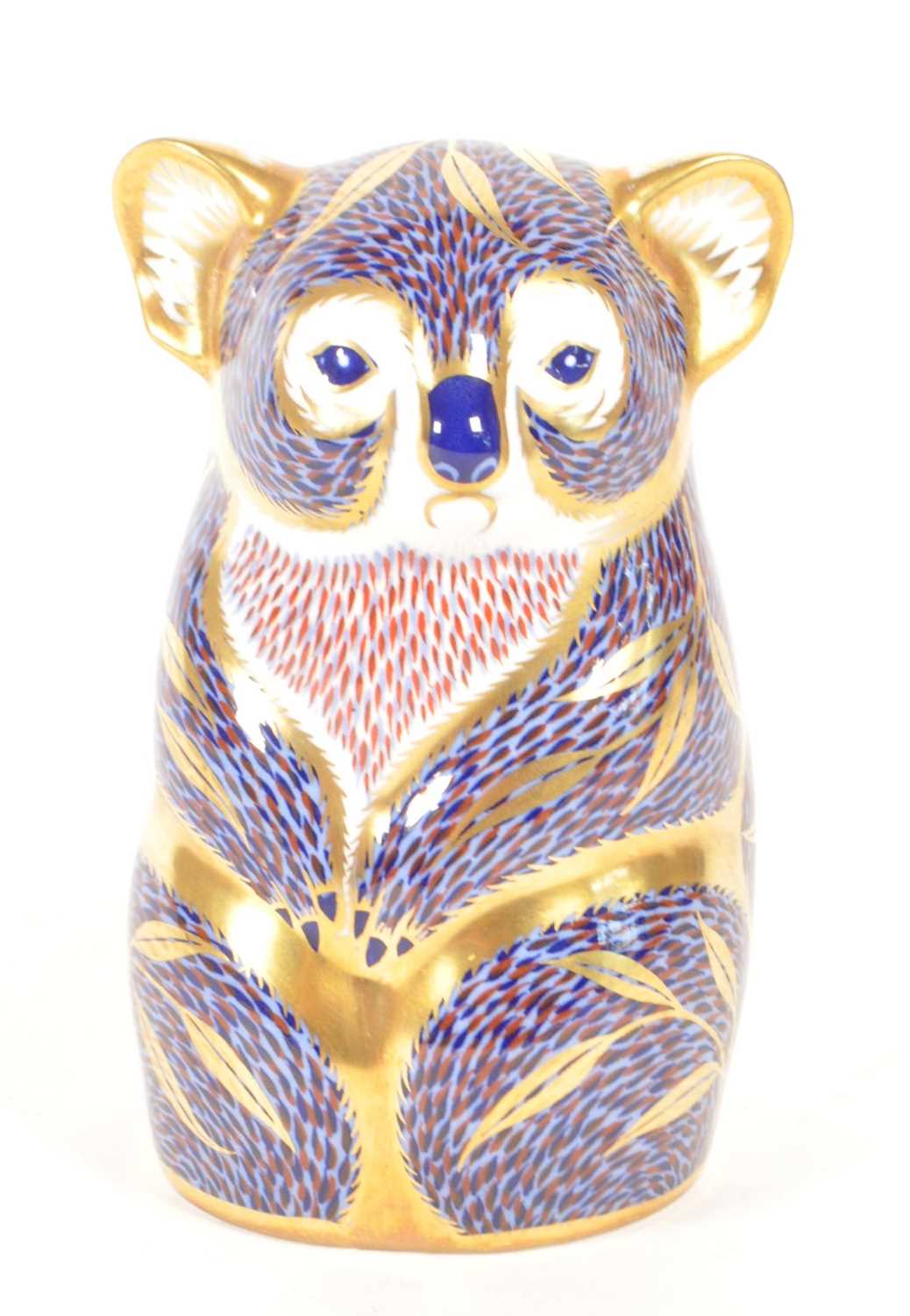 Lot 96 - ROYAL CROWN DERBY - 1994 FINE BONE CHINA KOALA PAPERWEIGHT FIGURE