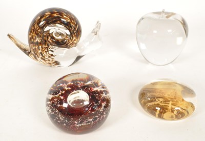 Lot 99 - COLLECTION OF FOUR LATE 20TH CENTURY GLASS PAPERWEIGHTS