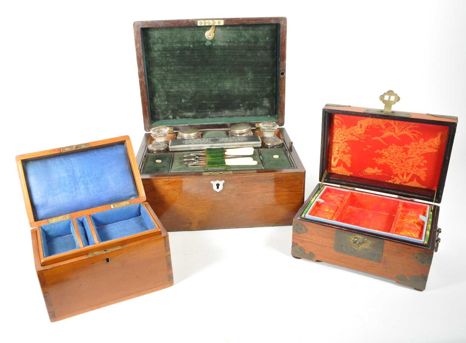 Lot 324 - THREE 19TH / EARLY 20TH CENTURY WOODEN LIDDED JEWELLERY BOXES