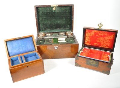 Lot 324 - THREE 19TH / EARLY 20TH CENTURY WOODEN LIDDED JEWELLERY BOXES