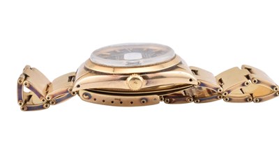 Lot 40 - 14CT GOLD ROLEX OYSTER PERPETUAL DATE 1500 WRISTWATCH