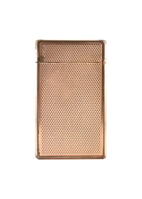 Lot 290 - A VINTAGE GOLD PLATED DUPONT PARIS LIGHTER