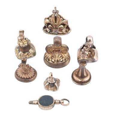Lot 89 - COLLECTION OF ANTIQUE SEAL FOBS