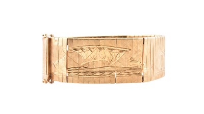Lot 125 - 18CT GOLD GREEK PANEL BRACELET