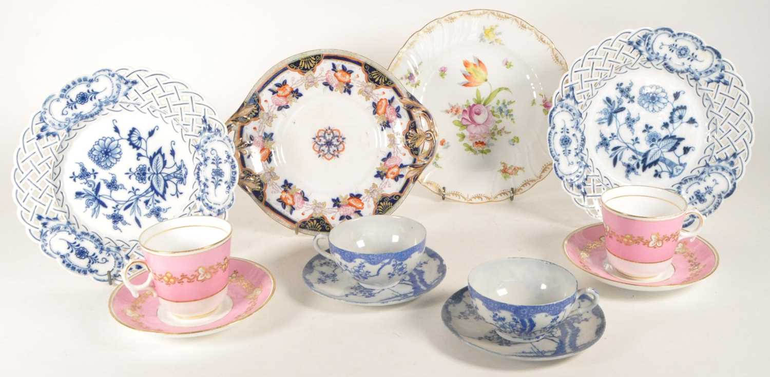 Lot 115 - COLLECTION OF 20TH CENTURY CHINA TEA CUPS, SAUCERS AND PLATES