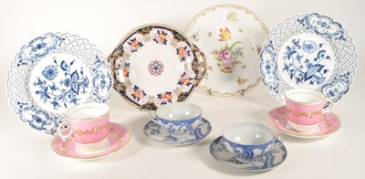 Lot 115 - COLLECTION OF 20TH CENTURY CHINA TEA CUPS, SAUCERS AND PLATES