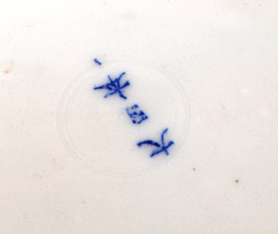 Lot 115 - COLLECTION OF 20TH CENTURY CHINA TEA CUPS, SAUCERS AND PLATES
