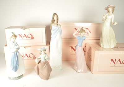 Lot 120 - NAO - LLADRO - COLLECTION OF LATE 20TH CENTURY PORCELAIN FIGURES