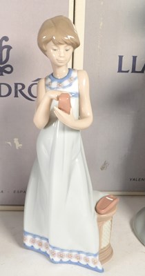 Lot 121 - LLADRO - NAO - COLLECTION OF LATE 20TH CENTURY PORCELAIN FIGURES
