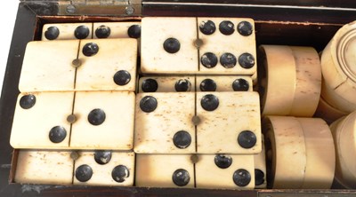 Lot 368 - EARLY 20TH CENTURY BONE DRAUGHTS AND DOMINOES