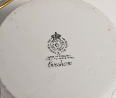 Lot 124 - ROYAL WORCESTER - EVESHAM PATTERN - LARGE DINNER TEA SERVICE