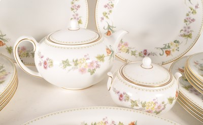 Lot 126 - WEDGWOOD - MID CENTURY MIRABELLE CHINA SERVICE