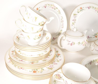 Lot 126 - WEDGWOOD - MID CENTURY MIRABELLE CHINA SERVICE