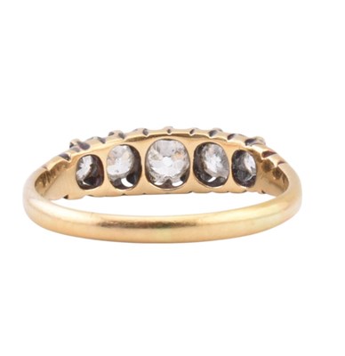 Lot 103 - 18CT GOLD & FIVE STONE DIAMOND RING