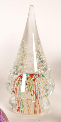Lot 136 - COLLECTION OF LATE 20TH CENTURY STUDIO GLASS PAPERWEIGHTS