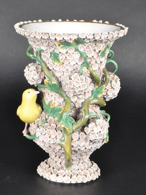 Lot 129 - MEISSEN SCHNEEBALLEN PORCELAIN GERMAN 19TH CENTURY VASE