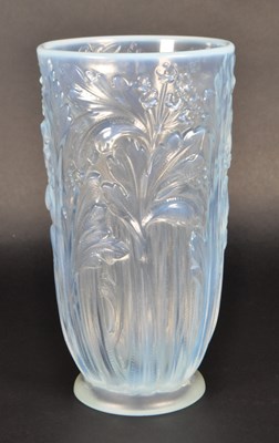 Lot 145 - JOBLING - ART DECO 1930S OPALESCENT VASE