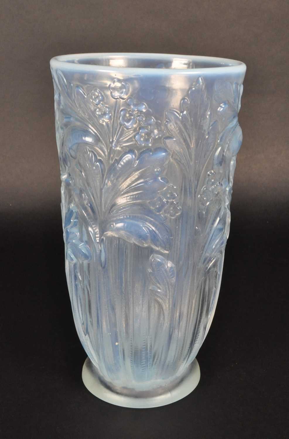 Lot 145 - JOBLING - ART DECO 1930S OPALESCENT VASE