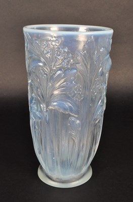Lot 145 - JOBLING - ART DECO 1930S OPALESCENT VASE