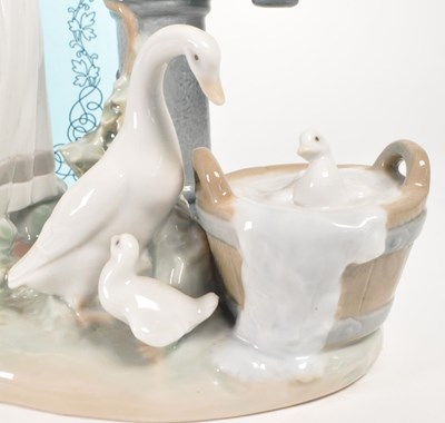 Lot 159 - LLADRO - LATE 20TH CENTURY PORCELAIN FIGURE 'SUMMER GIRL'