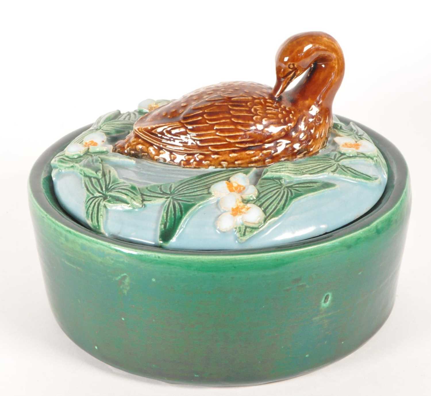 Lot 154 - EARLY 20TH CENTURY MAJOLICA GAME DISH TERRINE