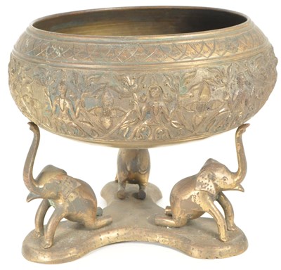 Lot 395 - EARLY 20TH CENTURY INDIAN BRONZE PATHTHARA BOWL