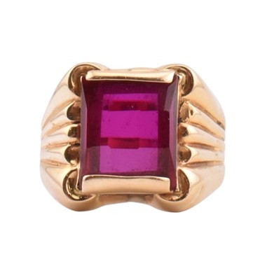 Lot 306 - GOLD & SYNTHETIC RUBY SIGNET RING