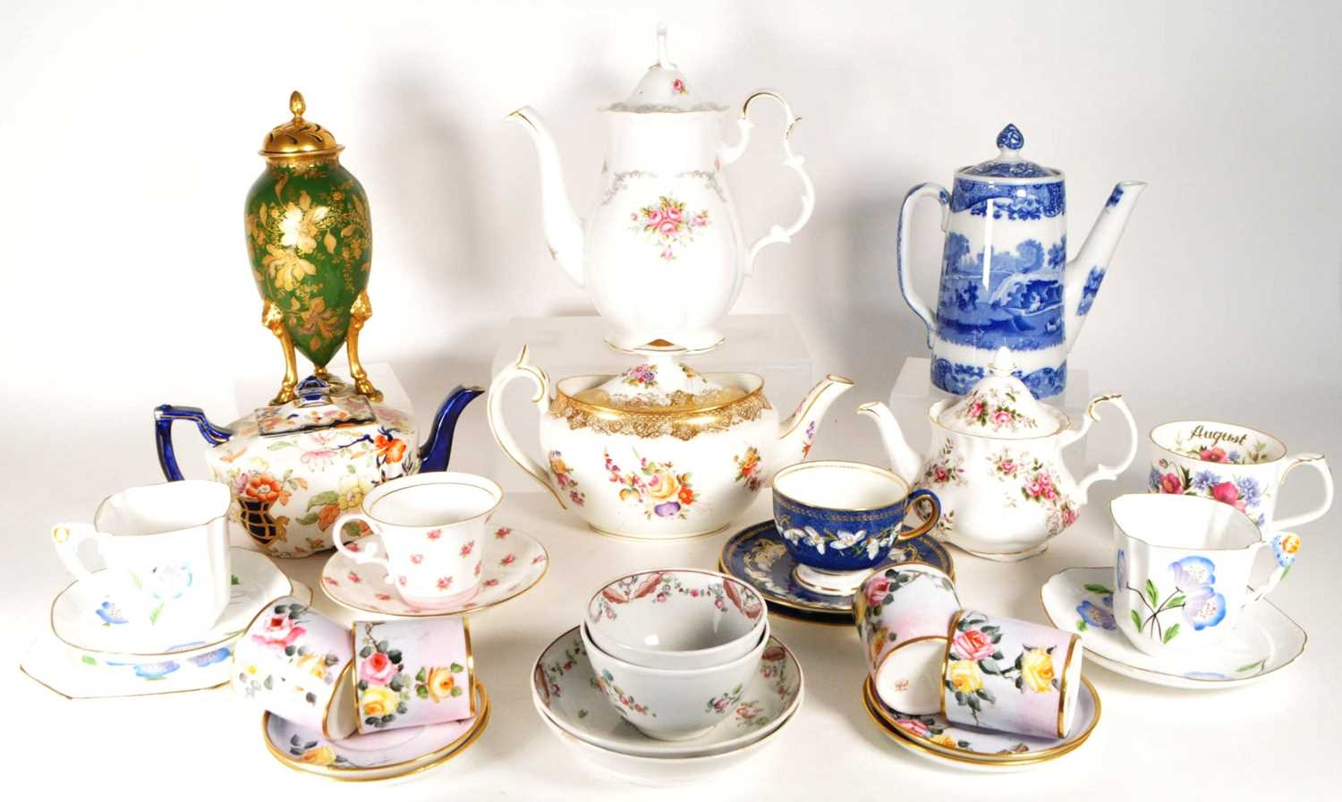 Lot 183 - COLLECTION OF VINTAGE BRITISH CERAMICS