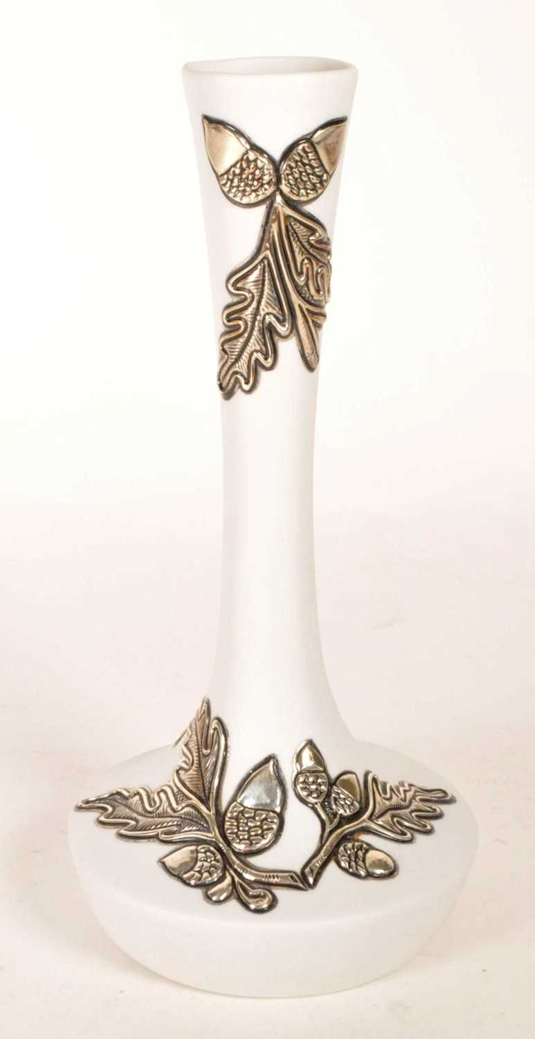 Lot 192 - LIMOGES FRENCH PORCELAIN - 20TH CENTURY STEM BUD VASE