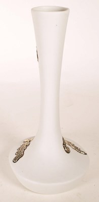 Lot 192 - LIMOGES FRENCH PORCELAIN - 20TH CENTURY STEM BUD VASE