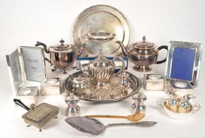 Lot 431 - LARGE COLLECTION OF VINTAGE 20TH CENTURY SILVER PLATE ITEMS
